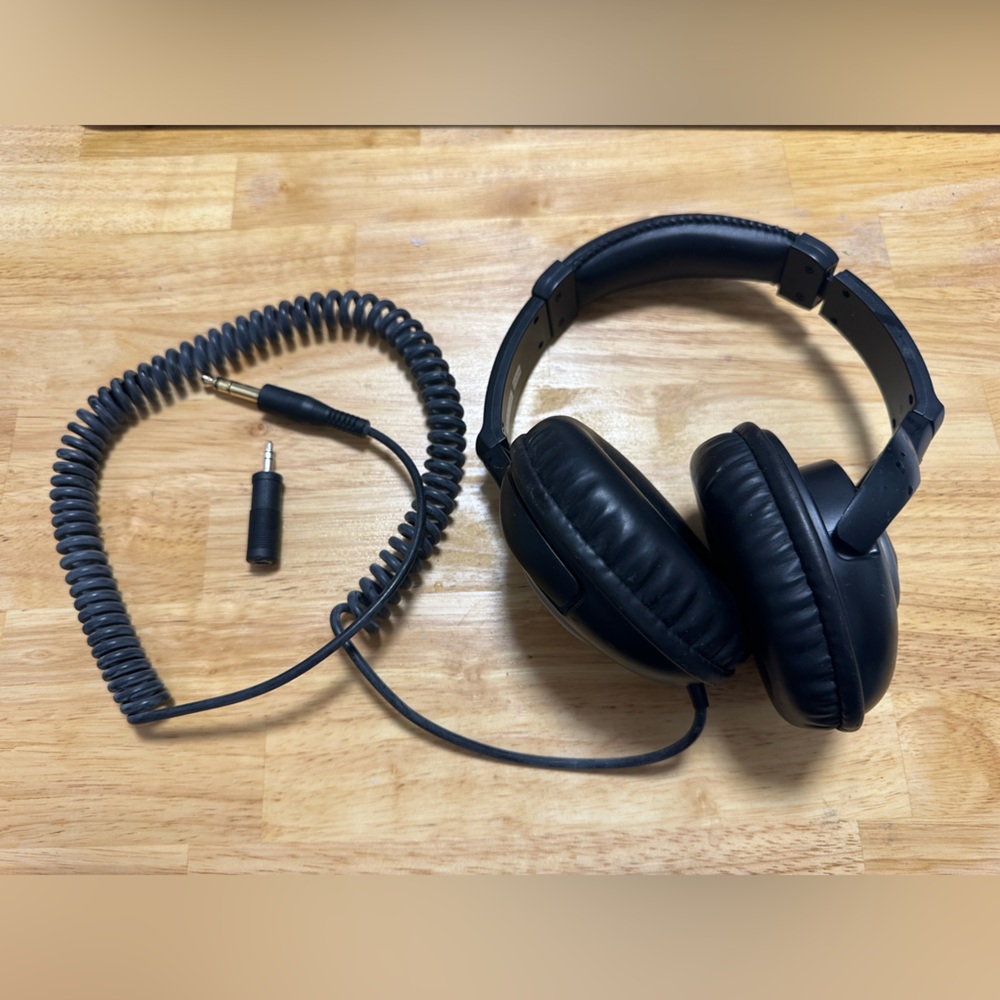 Radio Shack Black Stereo Comfort Headphones 33-1225 & Adapter